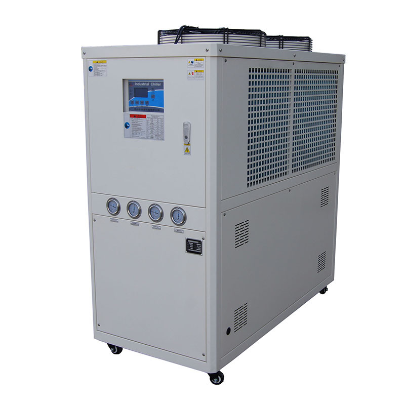 底壓冷水機組的冷卻器，冷水機電子膨脹閥